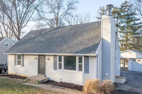 10931 Three Court Dr, Saint Louis, MO 63123
