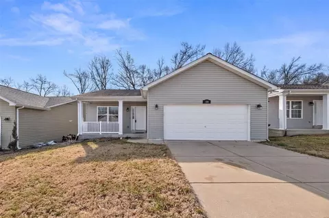 110 Clinton Ct, Saint Peters, MO 63376