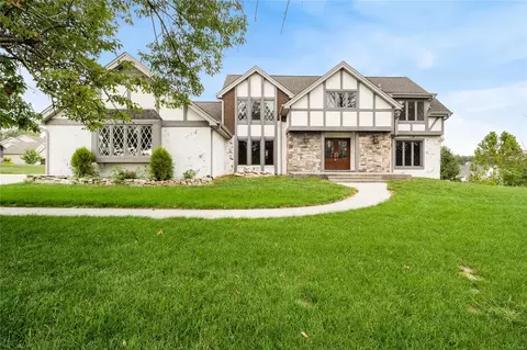 30 Meyer Oaks Ct, Wentzville, MO 63385