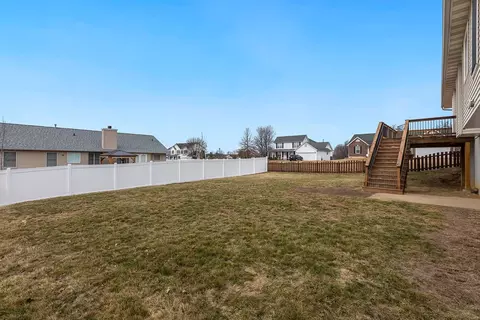 Exterior - 2201 Quaint Cottage Dr, O'fallon, MO 63368 photo 4 of 8