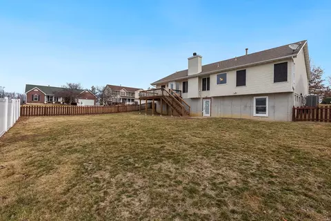 Exterior - 2201 Quaint Cottage Dr, O'fallon, MO 63368 photo 5 of 8