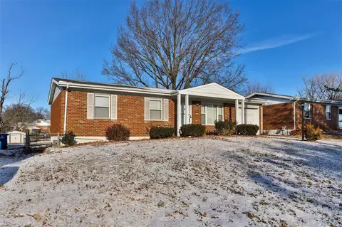 3223 Milissa Ln, Saint Louis, MO 63125