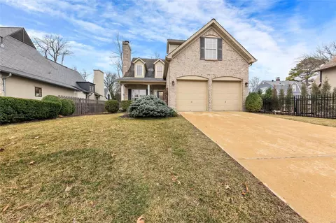212 E Washington Ave, Kirkwood, MO 63122