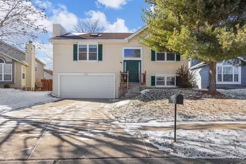 203 Valley Lakes Ct, Saint Charles, MO 63304