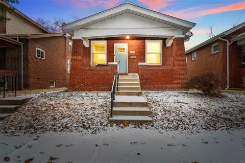 6045 Wanda Ave, Saint Louis, MO 63116