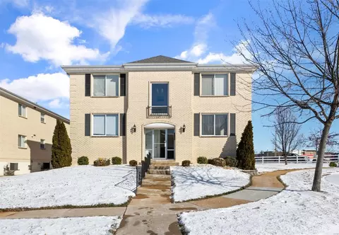 10011 Chardin Way #2, Saint Louis, MO 63128