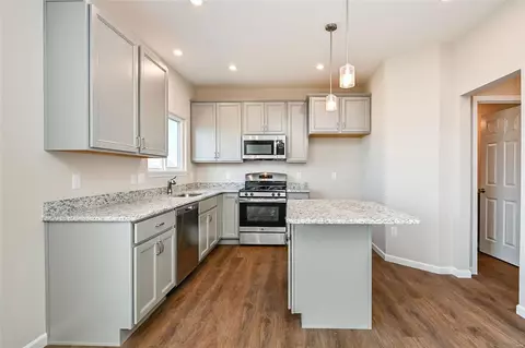 Kitchen - 2213 Eagle River Dr, Saint Paul, MO 63366 photo 2 of 5
