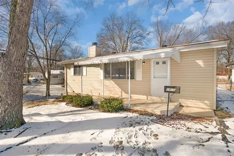 1805 Patterson Rd, Florissant, MO 63031