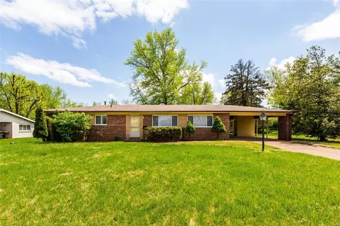 9574 Indian Meadows Dr, Saint Louis, MO 63132