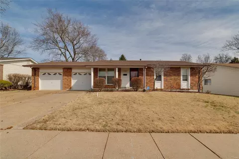 1795 Flordawn Dr, Florissant, MO 63031