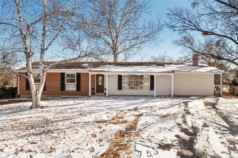1228 Oak Bark, Saint Louis, MO 63146