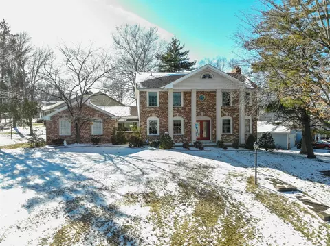 120 Golden Ridge Ct, Saint Charles, MO 63304