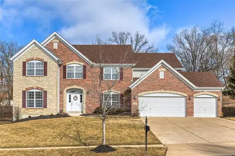 1629 Bentshire Ct, Ballwin, MO 63011