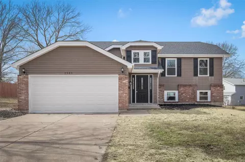 2385 Derhake Rd, Florissant, MO 63033