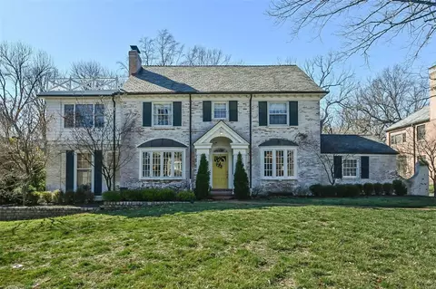 17 Granada Way, Ladue, MO 63124