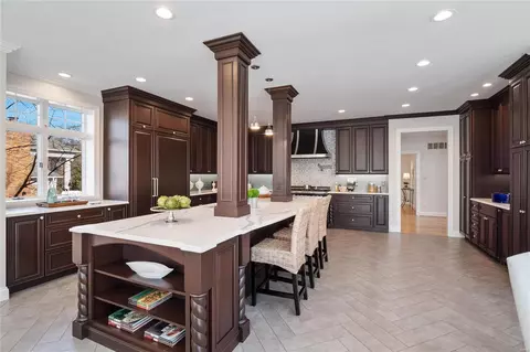 Kitchen - 2303 N Geyer Rd, Frontenac, MO 63131 photo 2 of 4