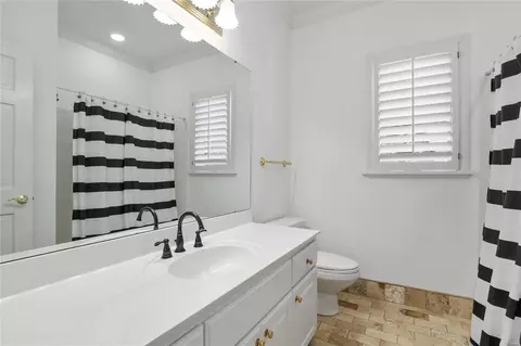 Bath - 2303 N Geyer Rd, Frontenac, MO 63131 photo 4 of 4