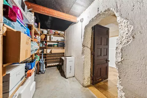 Kitchen - 7 Highgate Rd, Saint Louis, MO 63132 photo 5 of 5