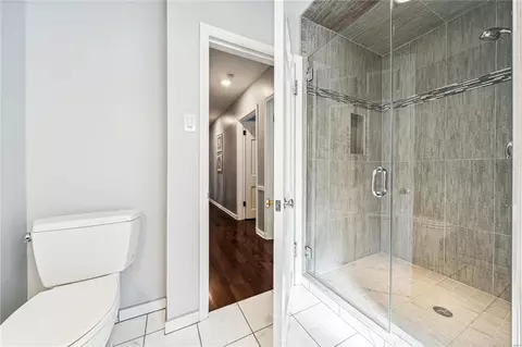Bath - 7 Highgate Rd, Saint Louis, MO 63132 photo 5 of 5