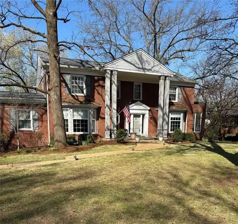 7 Highgate Rd, Saint Louis, MO 63132