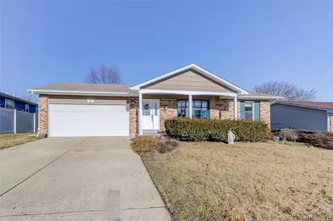 17 Sunny Hill Blvd, Saint Peters, MO 63376