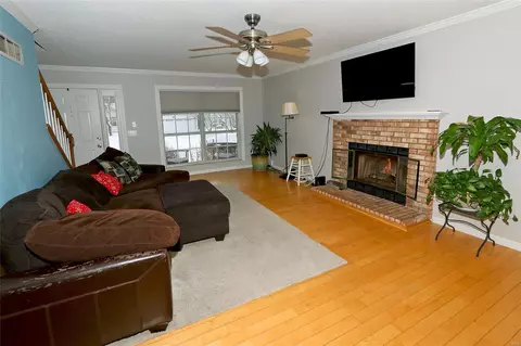 Living - 1436 Pepperdine Ct, Ballwin, MO 63021 photo 2 of 6