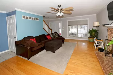 Living - 1436 Pepperdine Ct, Ballwin, MO 63021 photo 3 of 6