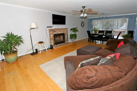 Living - 1436 Pepperdine Ct, Ballwin, MO 63021 photo 1 of 6
