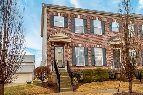 323 Willott Square Dr, Saint Peters, MO 63376