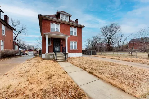 5701 Bartmer Ave, Saint Louis, MO 63112