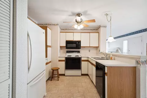 Kitchen - 645 Highview Circle Dr, Ballwin, MO 63021 photo 2 of 2