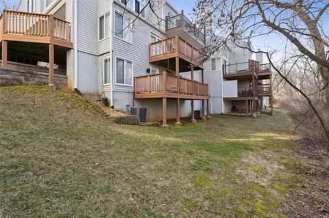 Exterior - 645 Highview Circle Dr, Ballwin, MO 63021 photo 5 of 8