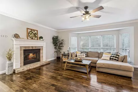 Living - 389 Gateford Dr, Ballwin, MO 63021 photo 4 of 5