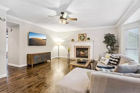 Living - 389 Gateford Dr, Ballwin, MO 63021 photo 3 of 5
