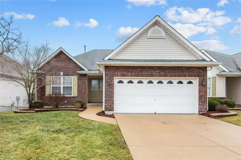 202 Park Ridge Dr, O'fallon, MO 63366