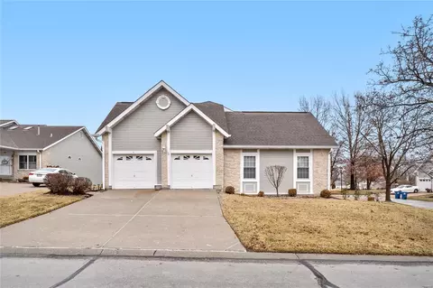 4 Shaelah Dr #7, Weldon Spring, MO 63304 photo 2