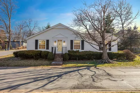 2166 Lakeview Dr, Crystal Lake Park, MO 63131