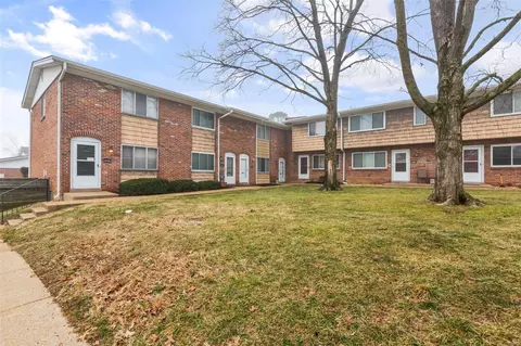 10581 Carroll Wood Way, Saint Louis, MO 63128
