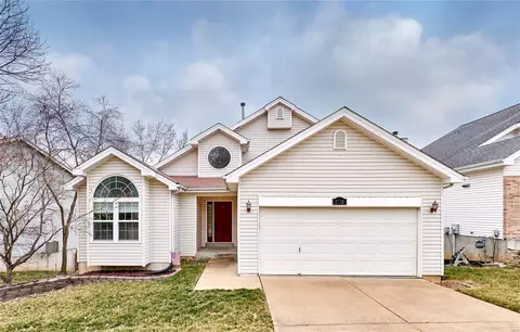1526 Glenn Brooke Woods Cir, Ballwin, MO 63021