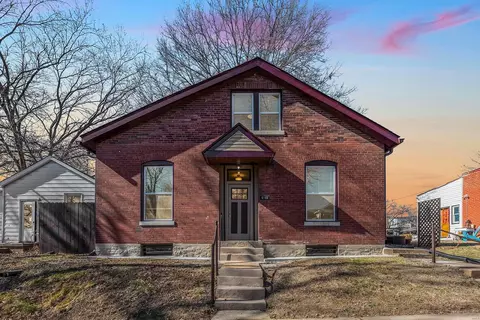 6105 Alaska Ave, Saint Louis, MO 63111