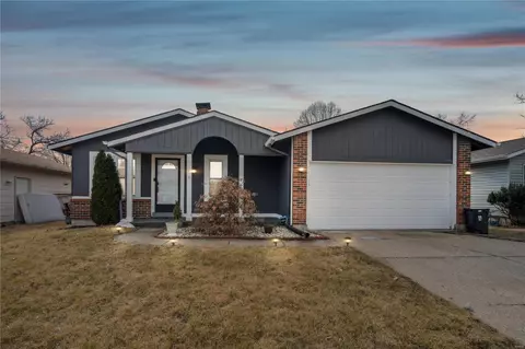 1320 Boardwalk Ave, Florissant, MO 63031