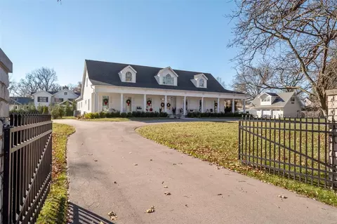 608 E Monroe Ave, Kirkwood, MO 63122