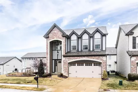 410 Kaliedoscope Ln, Saint Peters, MO 63376