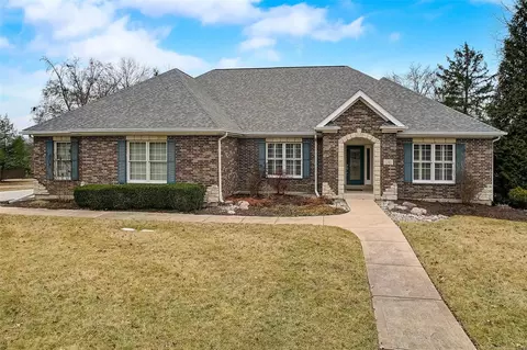 12481 Alswell Ln, Sunset Hills, MO 63128