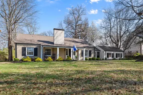 11 Lindworth Dr, Ladue, MO 63124