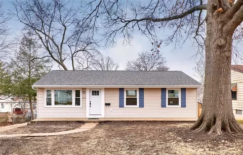 433 Spring Creek Dr, Saint Louis, MO 63119