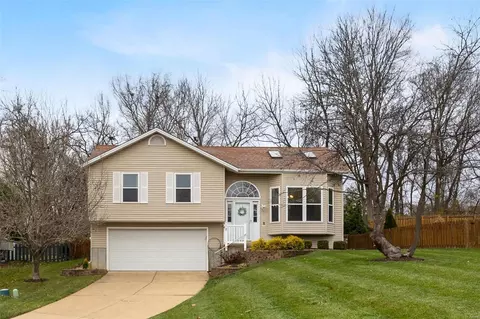 18 Red Cedar Ct, Saint Charles, MO 63303