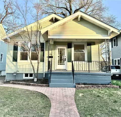 610 Houston St, Saint Charles, MO 63301