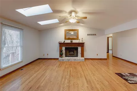 19 Cedar Knolls Ct, Weldon Spring, MO 63304 photo 3
