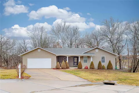 19 Cedar Knolls Ct, Weldon Spring, MO 63304
